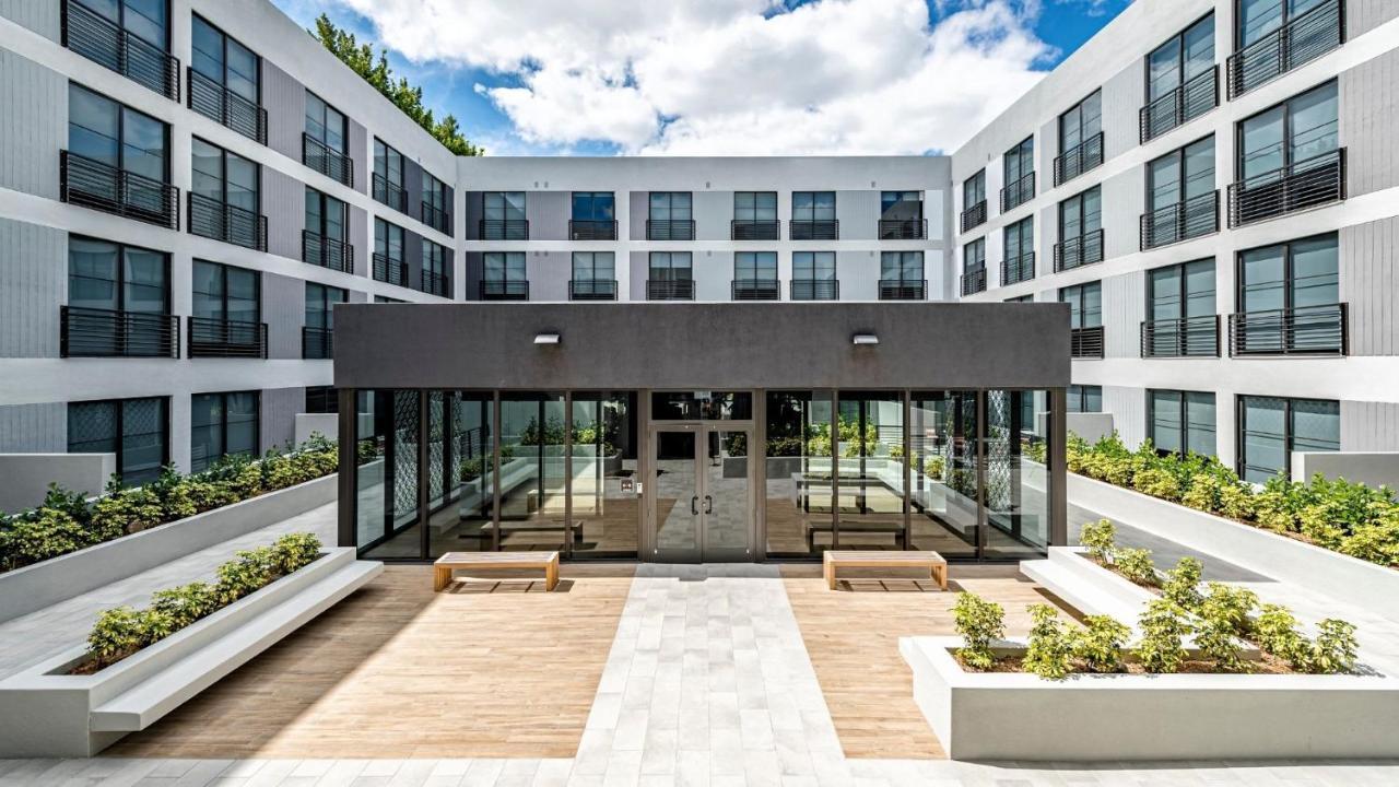 Sentral Studio Apt With Den In Wynwood Miami Bagian luar foto